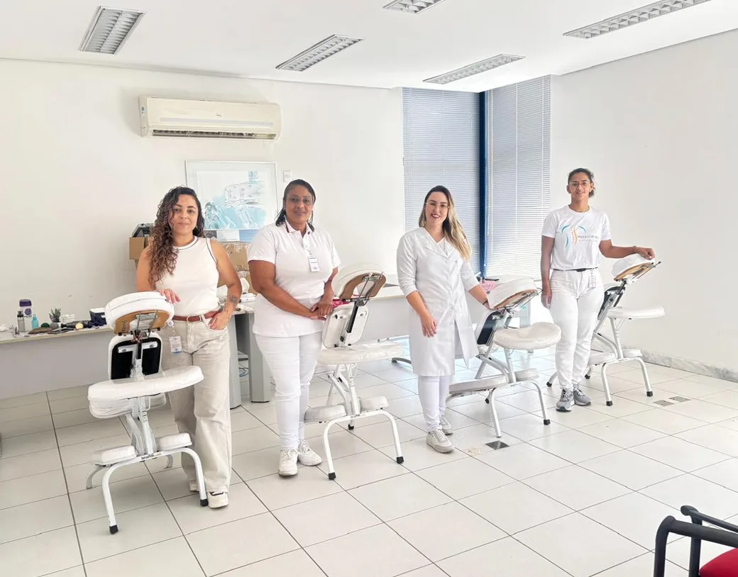 Equipe de massoterapeutas de Marcela Matos